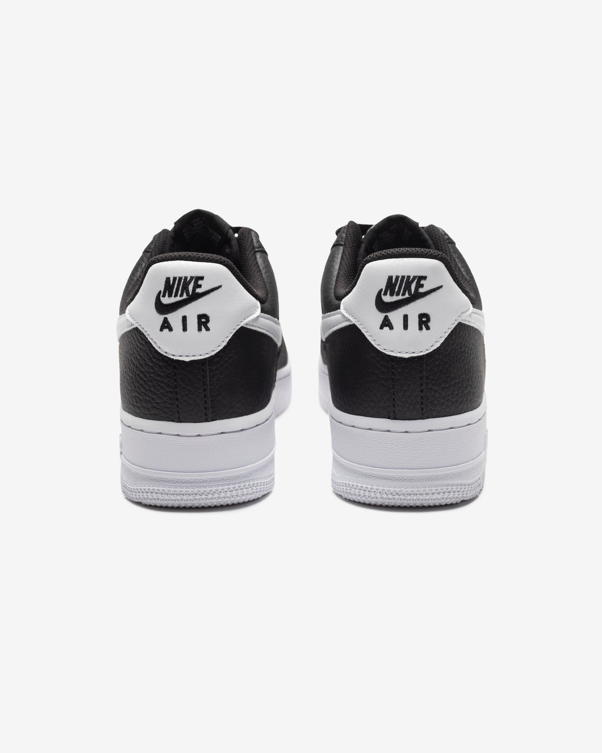 NIKE AIR FORCE 1 '07 - BLACK/ WHITE