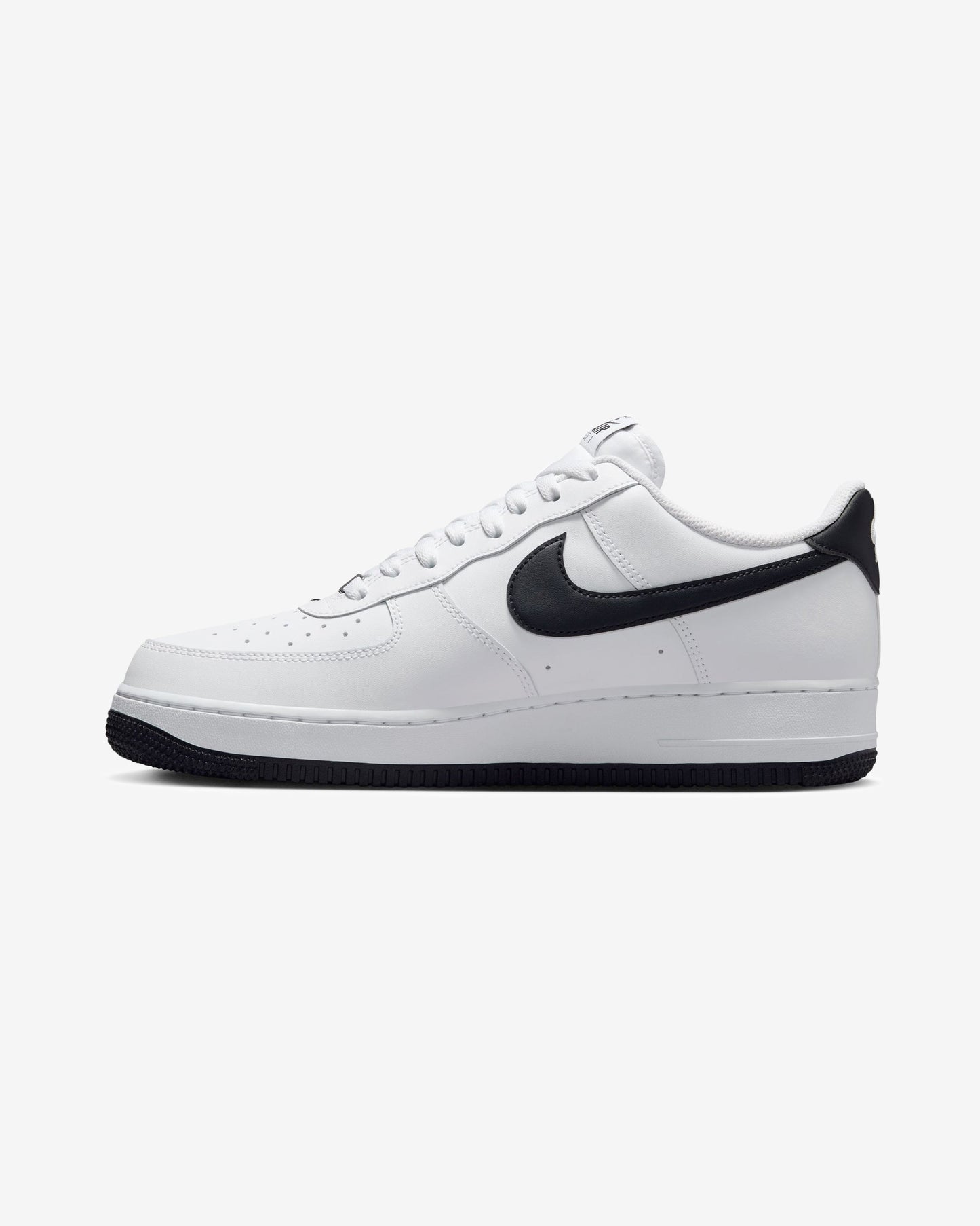 NIKE AIR FORCE 1 '07 - WHITE/ BLACK