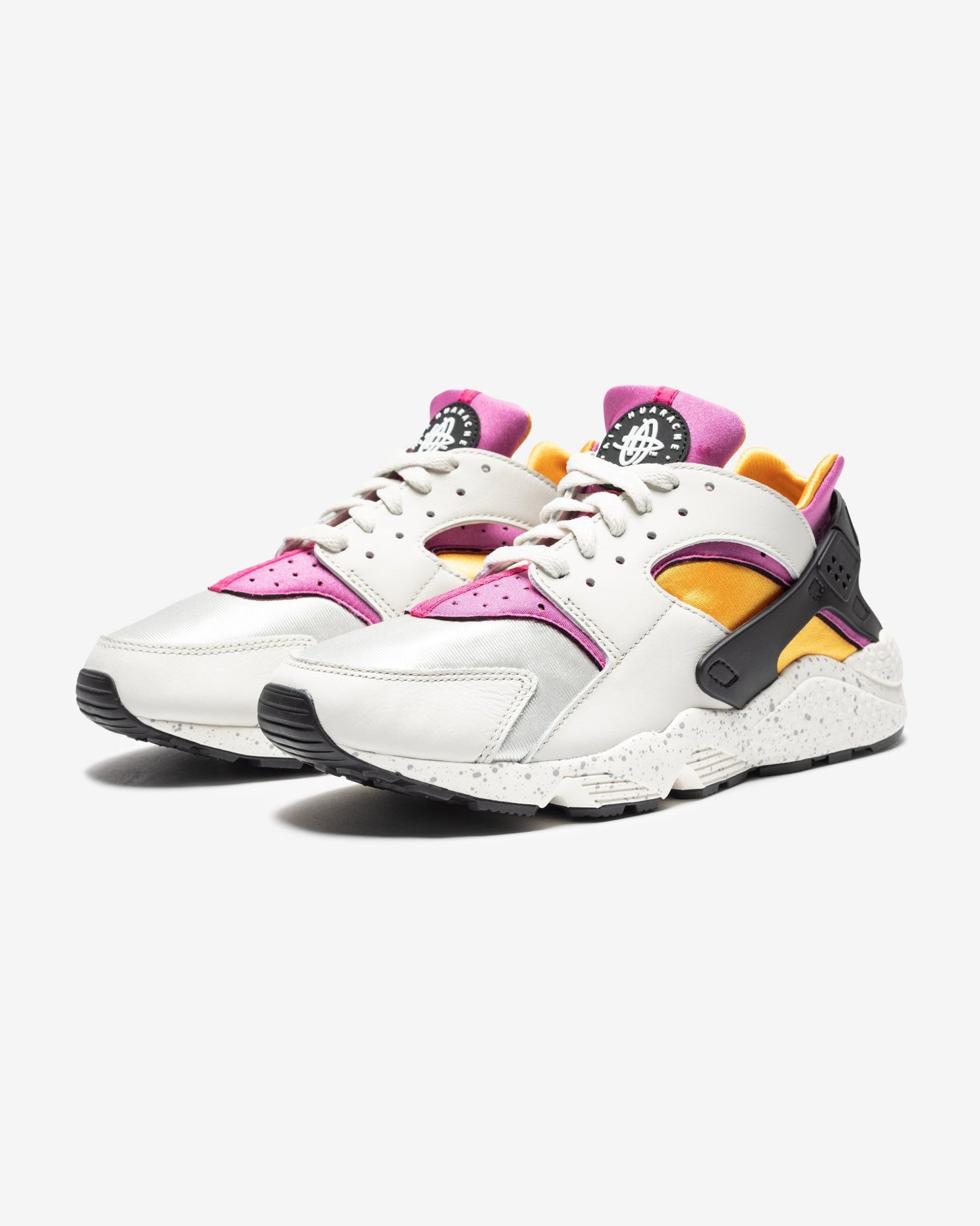 NIKE AIR HUARACHE - LIGHTBONE/ LETHALPINK/ UNIVERSITYGOLD