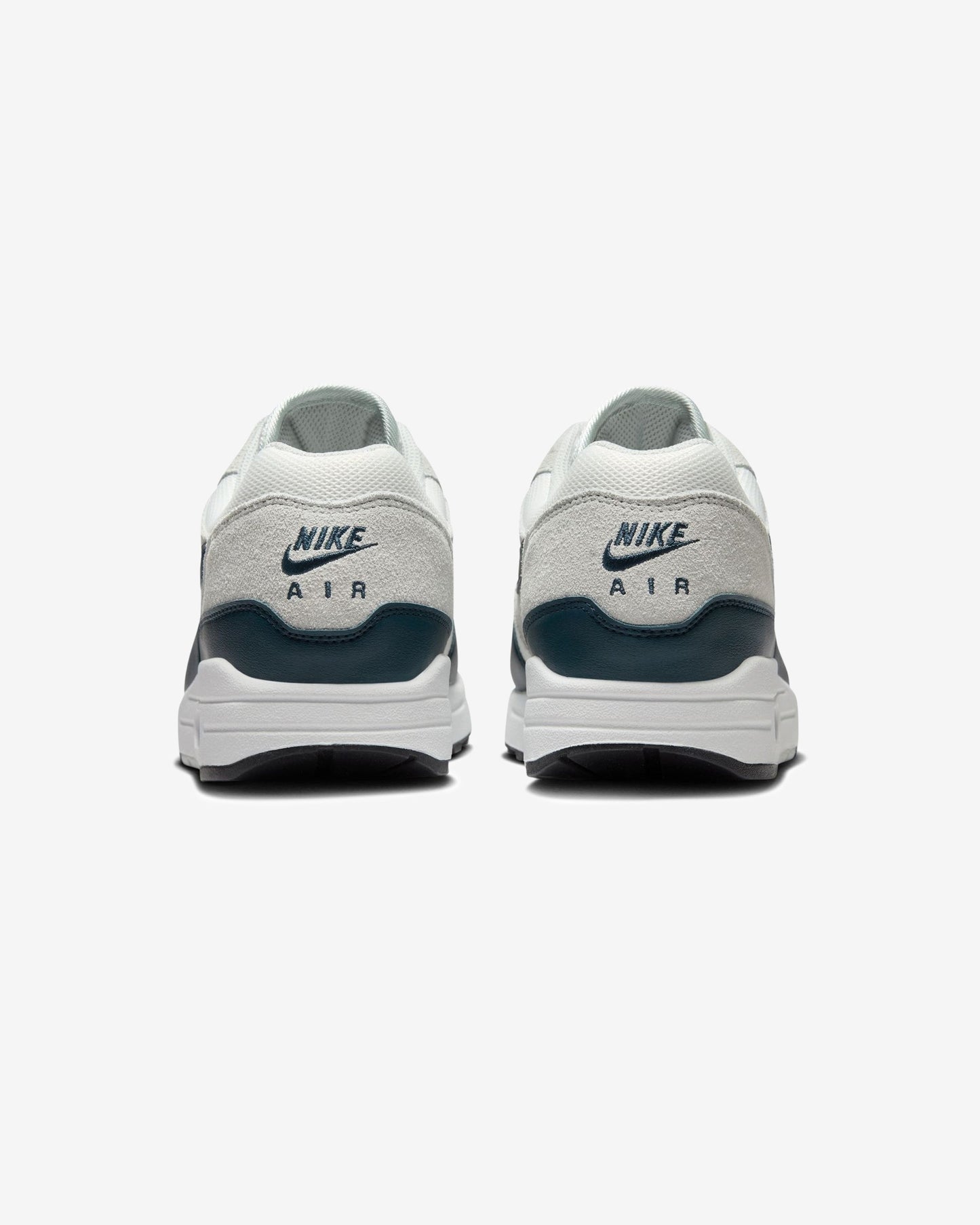 NIKE AIR MAX 1 ESSENTIAL - SUMMITWHITE/ ARMORYNAVY