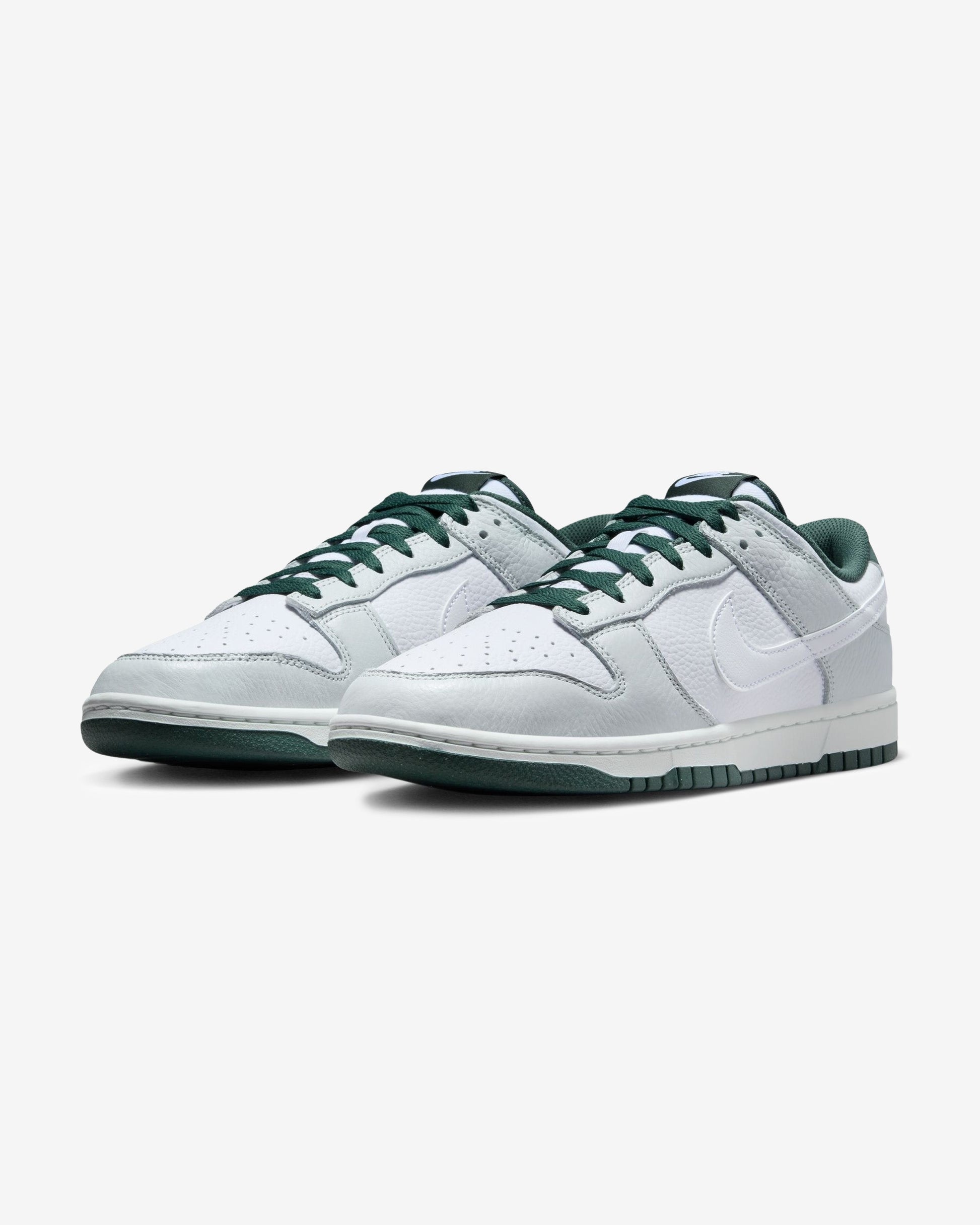 NIKE DUNK LOW RETRO - PHOTONDUST/ WHITE/ VINTAGEGREEN