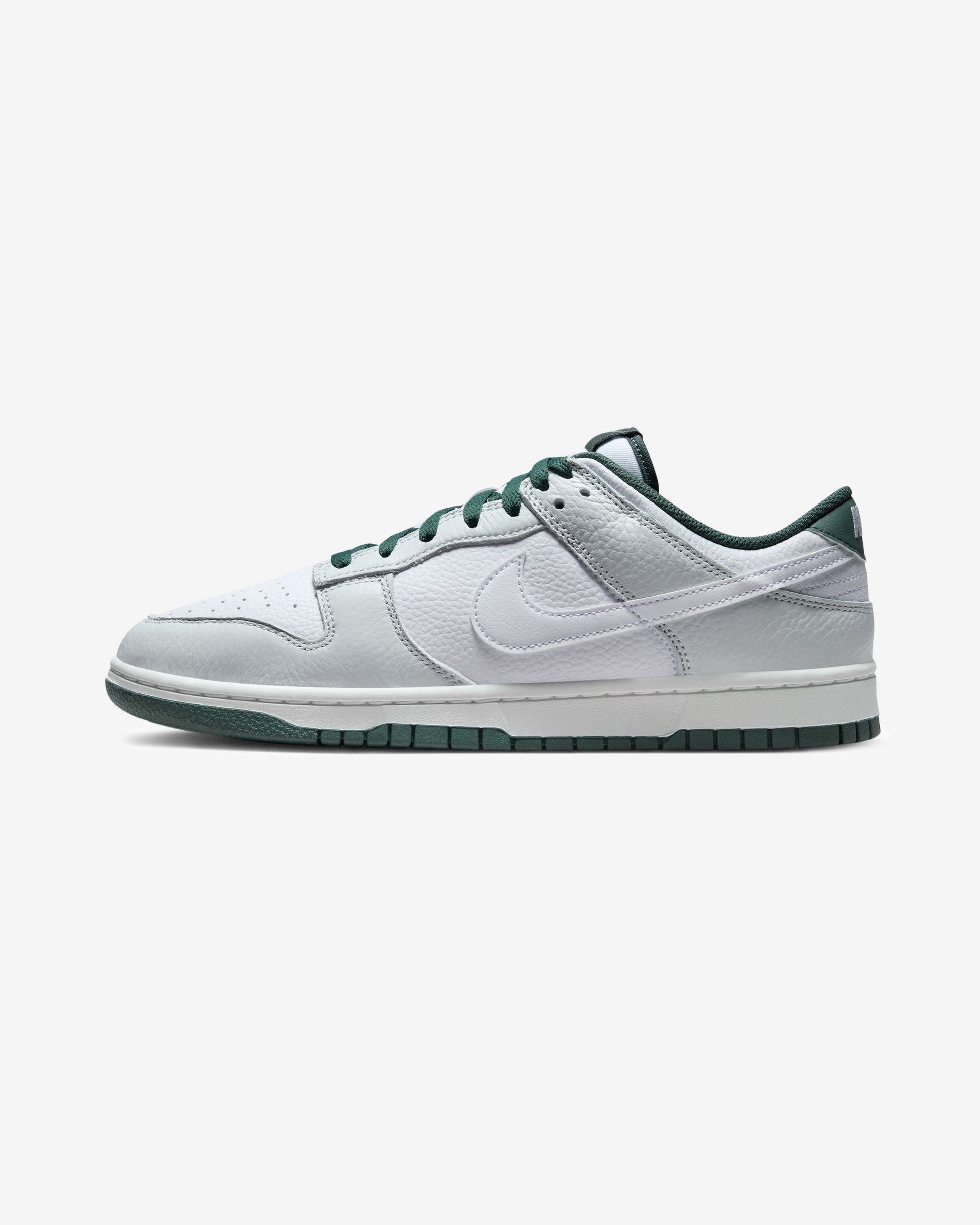 NIKE DUNK LOW RETRO - PHOTONDUST/ WHITE/ VINTAGEGREEN