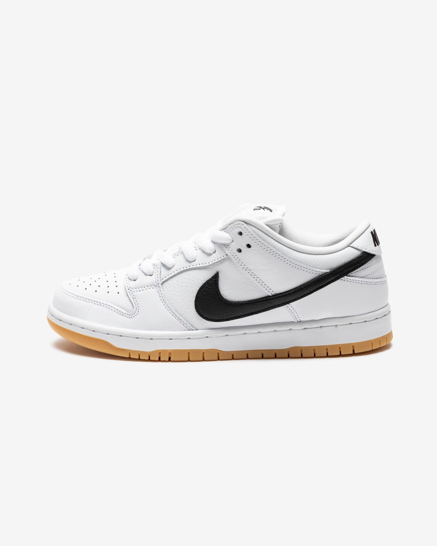 NIKE SB DUNK LOW PRO - WHITE/ BLACK/ GUM/ LIGHTBROWN