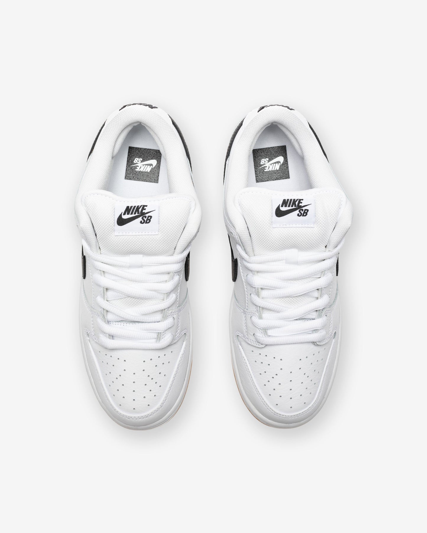 NIKE SB DUNK LOW PRO - WHITE/ BLACK/ GUM/ LIGHTBROWN