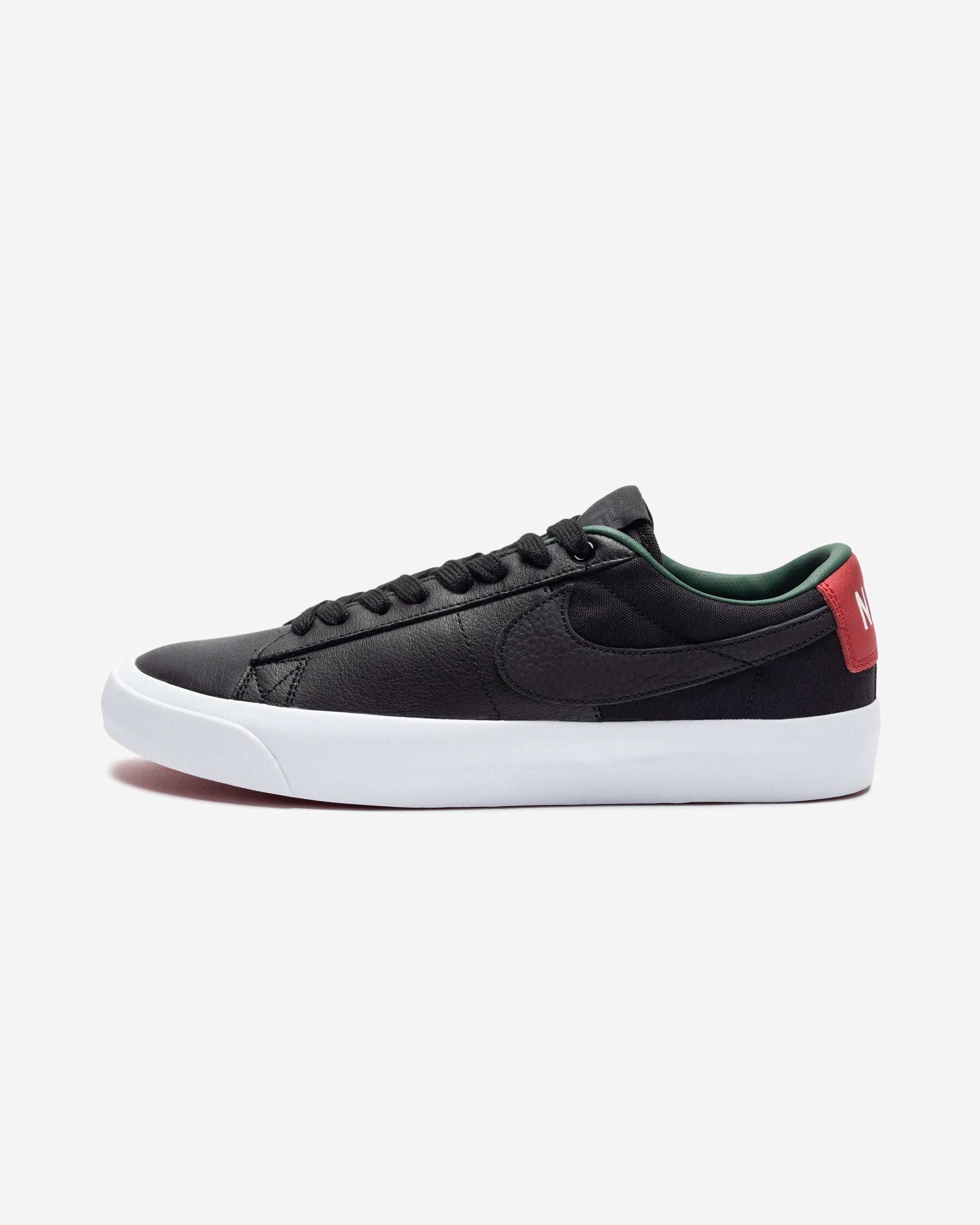 NIKE SB ZOOM BLAZER LOW GT PREMIUM - BLACK/ VARSITYRED/ FIR