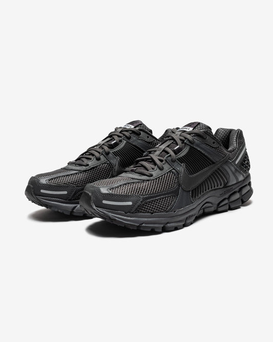 NIKE ZOOM VOMERO 5 SP - ANTHRACITE/ BLACK/ WOLFGREY