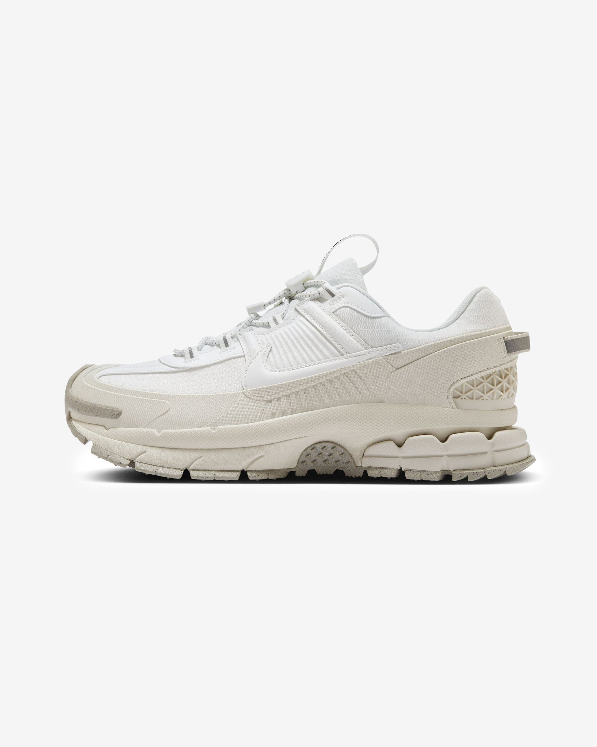 NIKE ZOOM VOMERO ROAM - SUMMITWHITE/ LIGHTBONE