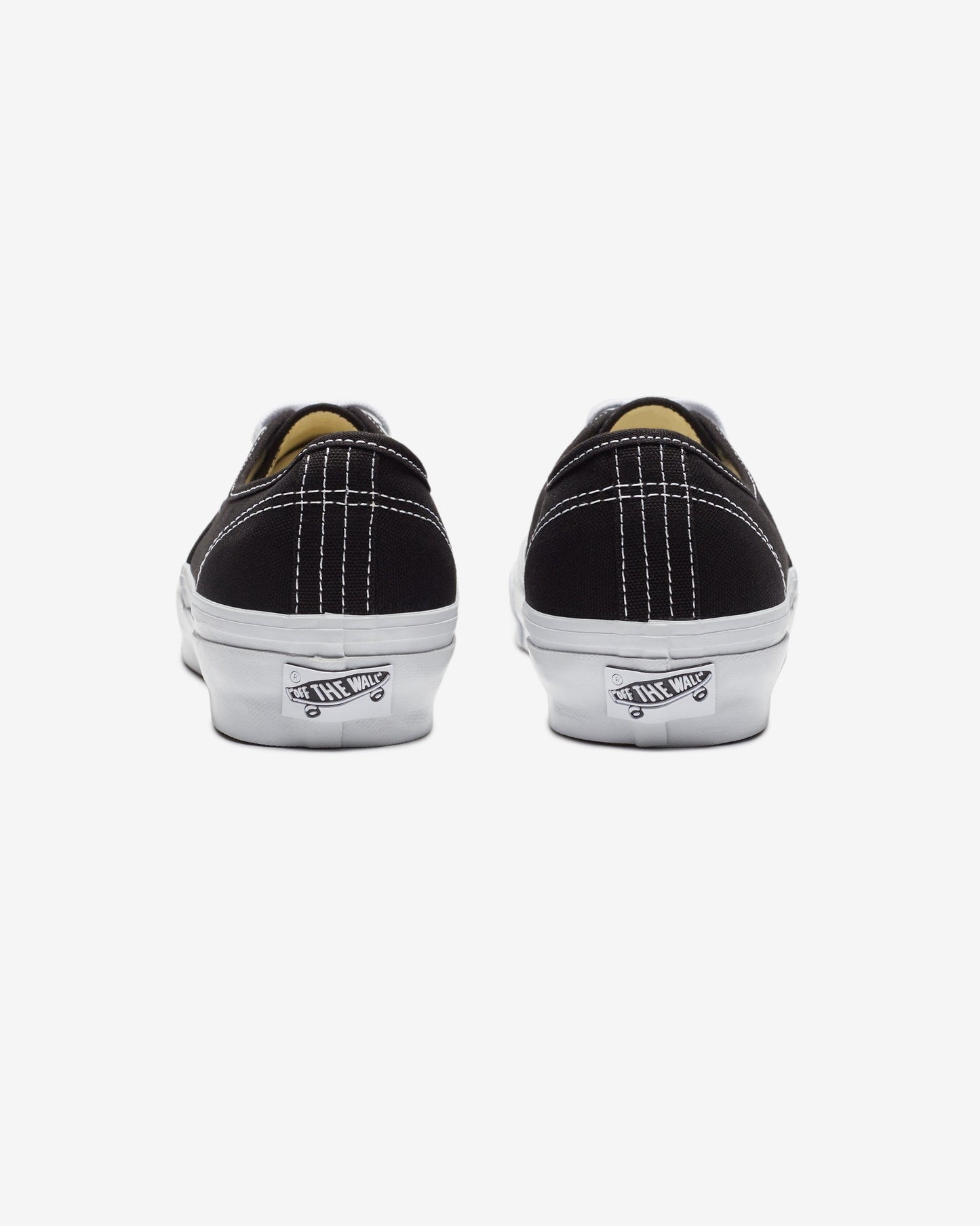 VANS PREMIUM AUTHENTIC 44 - BLACK/ WHITE